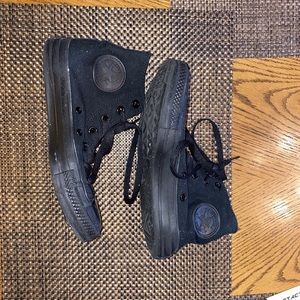 Hi top Black Converse